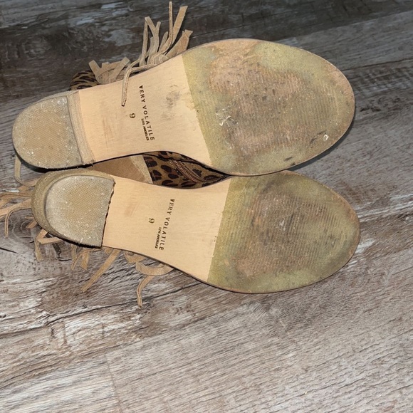 Cheetah/Leopard Open Toe Fringe Wedge - Picture 6 of 8